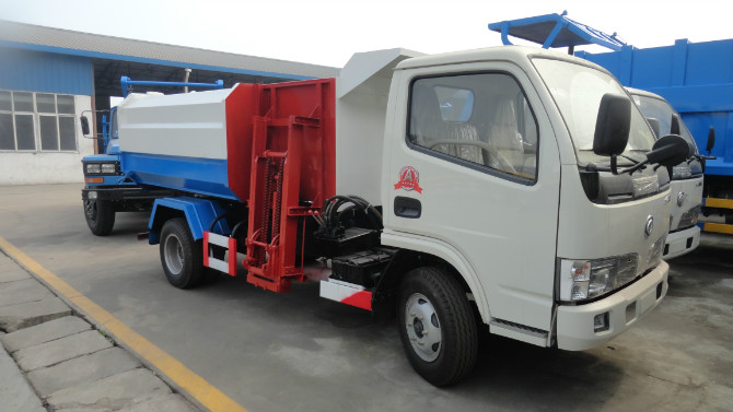 側(cè)裝式垃圾車(chē)