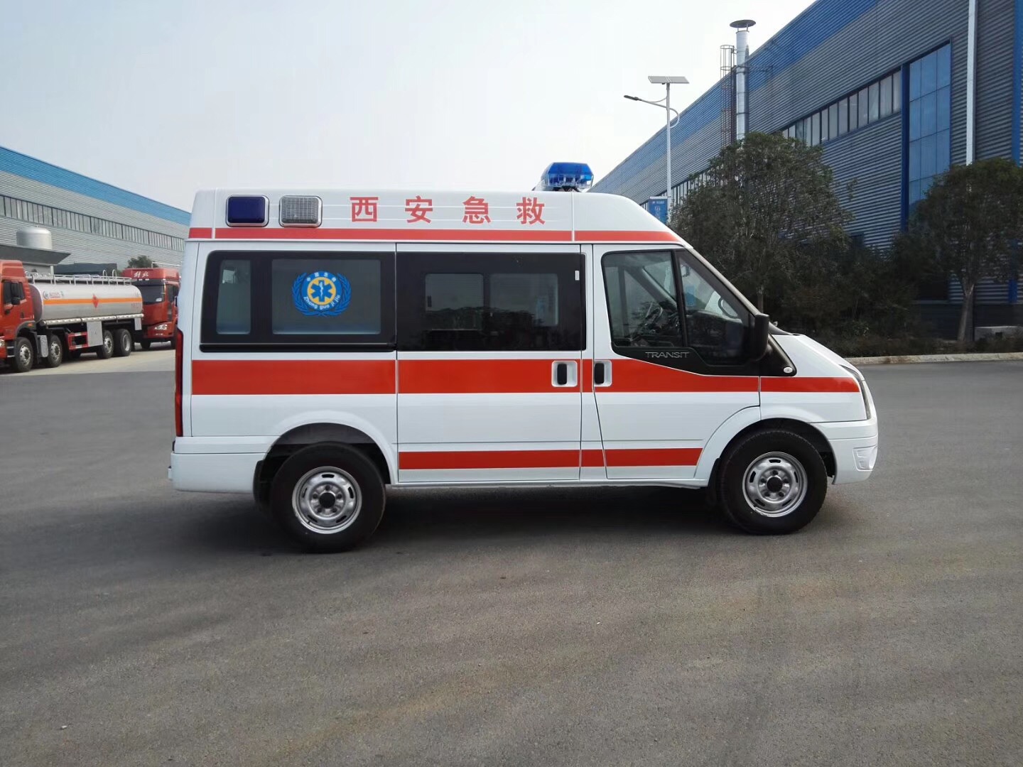福特新世代V348救護(hù)車(chē)(短軸中頂)