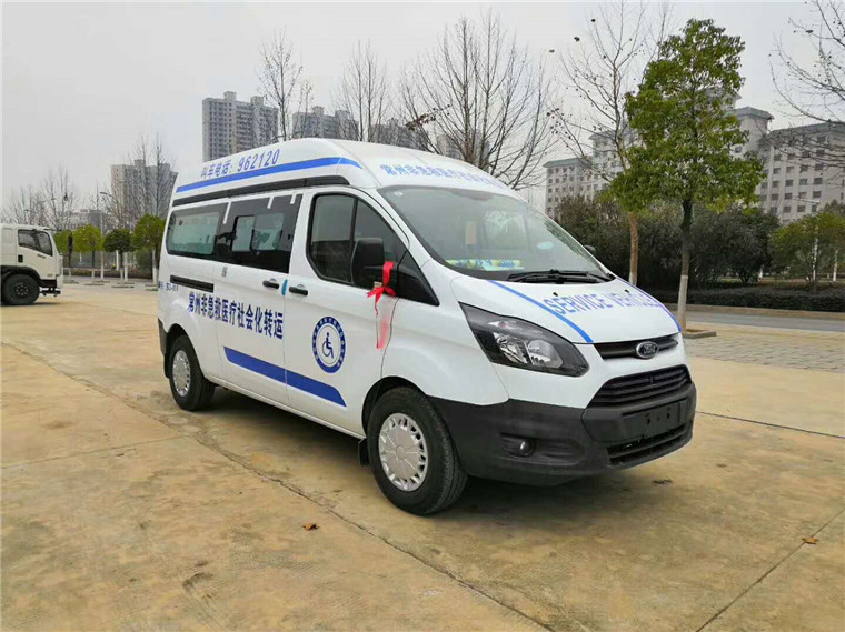 福特新全順V362病人轉(zhuǎn)運(yùn)車(chē)(短軸中頂)