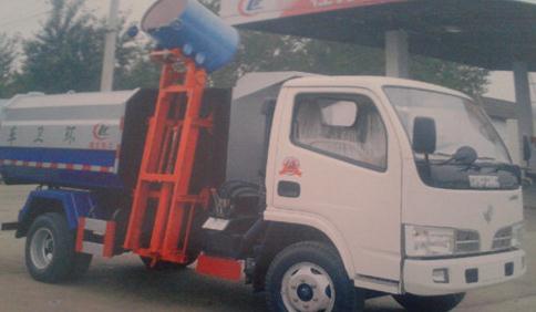 掛桶<a href=http://www.yingyingchuanmei.cn/ljc target=_blank class=infotextkey>垃圾車</a>裝卸垃圾桶圖片