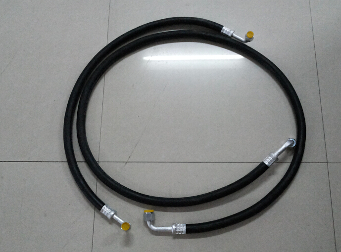 <a href=http://www.yingyingchuanmei.cn/lcc/ target=_blank class=infotextkey>冷藏車</a>制冷系統(tǒng)管路圖片