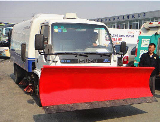 五十鈴鏟雪<a href=http://www.yingyingchuanmei.cn/saoluche/ target=_blank class=infotextkey>掃路車</a>