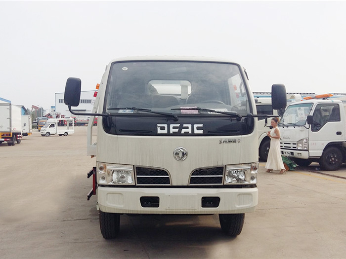 多利卡藍(lán)牌拖吊連體東風(fēng)清障車(chē)圖片3