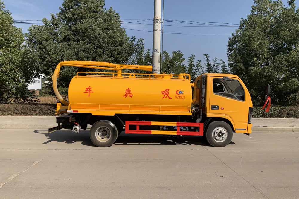 東風(fēng)多利卡國(guó)六5方吸糞車圖片3